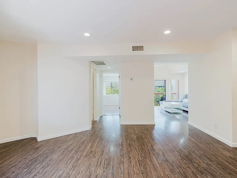 345 N Jackson St #309 — Photo 10