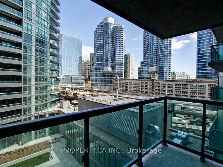 25 Lower Simcoe St #803 — Photo 24