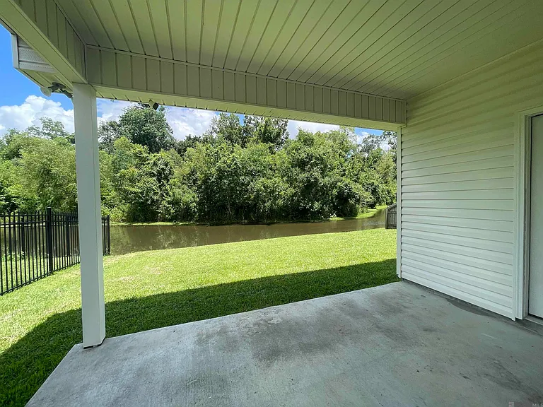 1303 Hickory Creek Dr — Photo 27