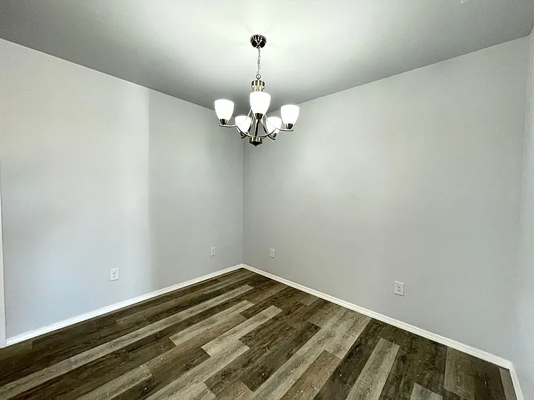 8417 10th Pl — Photo 4