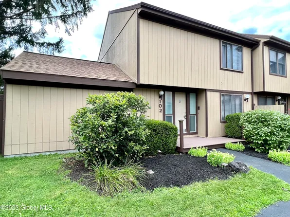 102 Huntington Court, East Greenbush, NY 12061