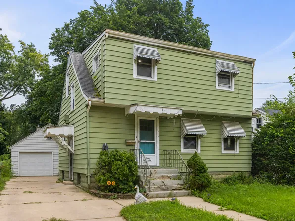 732 Bangs St, Aurora, IL 60505