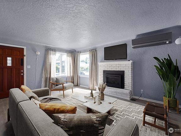 5th image of 1322 Puget Street NE
