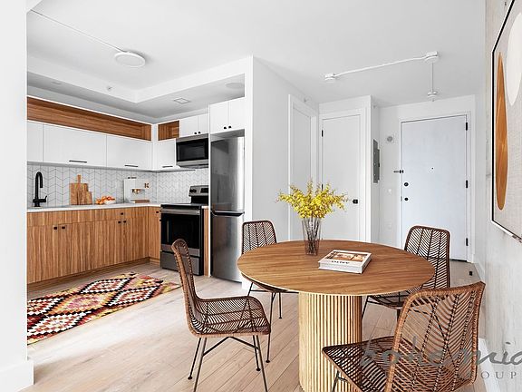 2nd image of 60 W 125th St #209