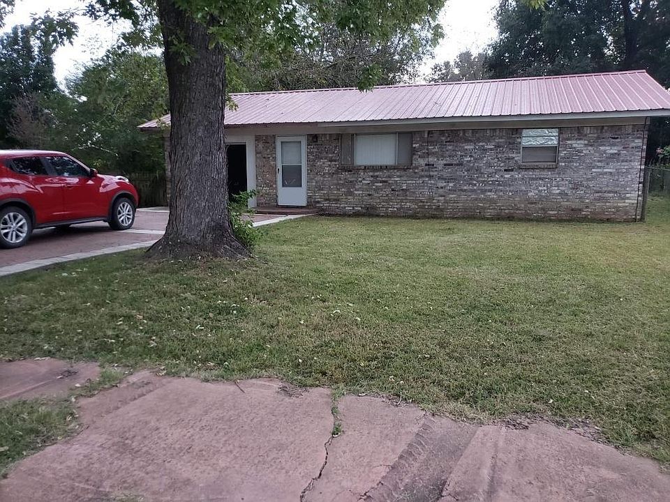 1st image of 260 W Linda St
