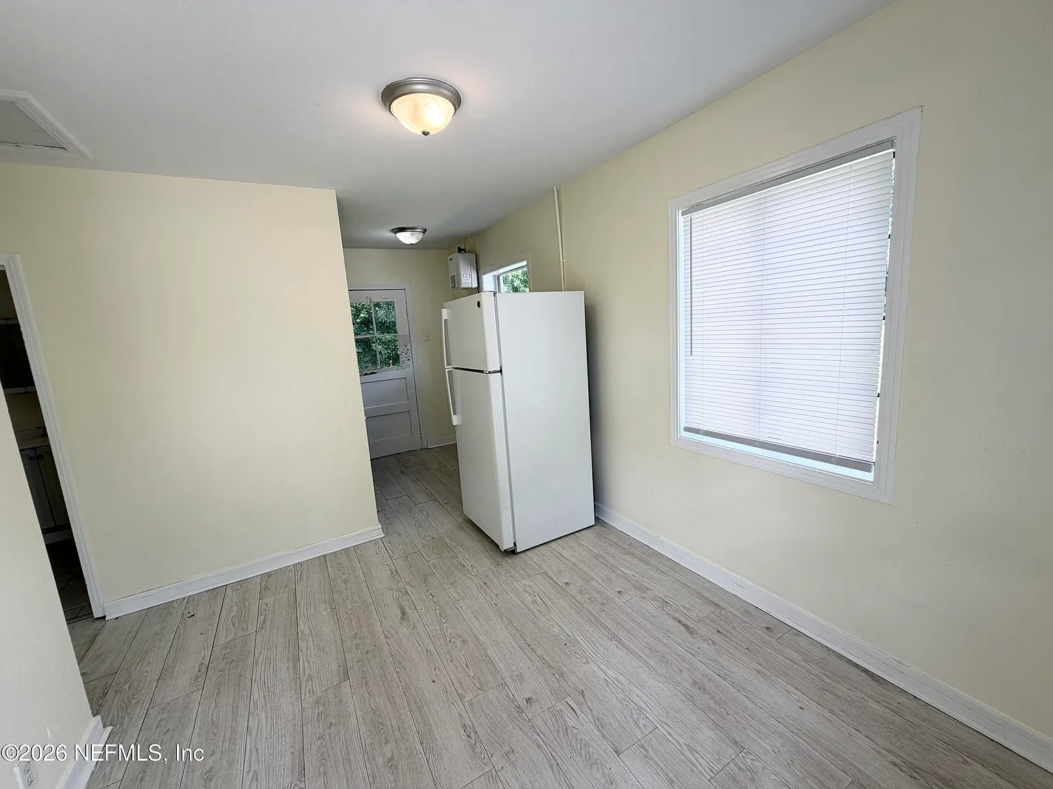 1 bed, 1.0 bath, 399 sqft, $1,000 — Photo 2
