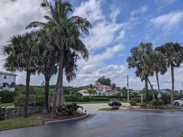 1357 NE Ocean Blvd APT 311, Stuart, FL 34996