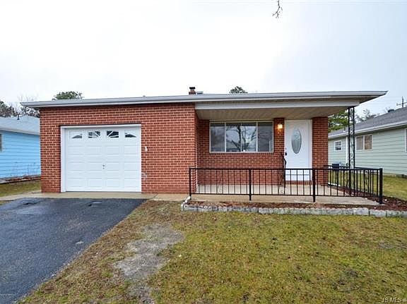 2nd image of 814 Jamaica Blvd