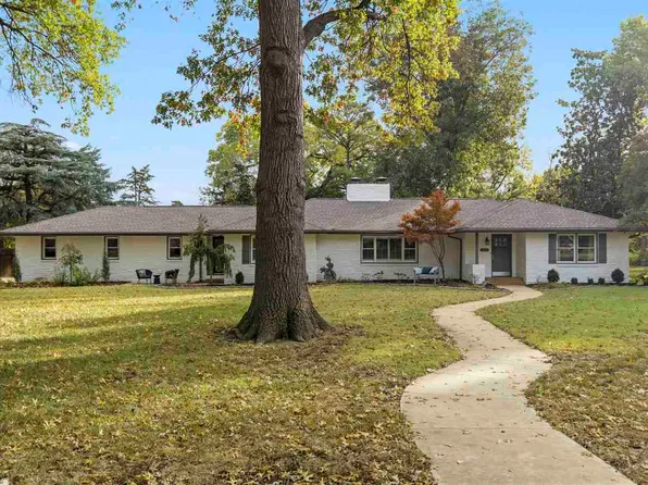 15 Hillcrest Dr, Ponca City, OK 74604