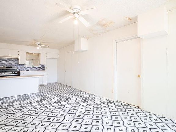 3rd image of 109 N Francisco Ave