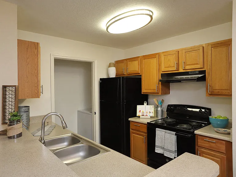 Ponce Harbor Apartments — Photo 12