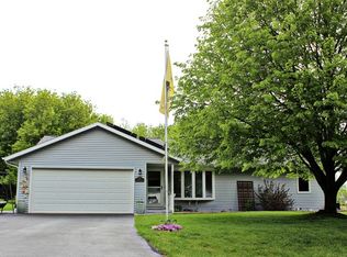 101 Centralia Pl NE, Poplar Grove, IL 61065