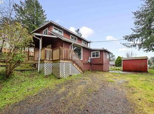 883 E 11th St, Coquille, OR