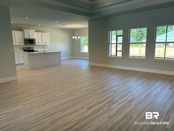5th image of 26942 Port Washington Ln