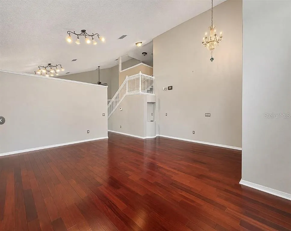 4 bed, 2.5 bath, 2261 sqft, $2,595 — Photo 3