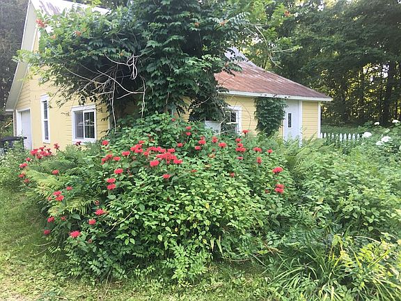 General store/1 car garage