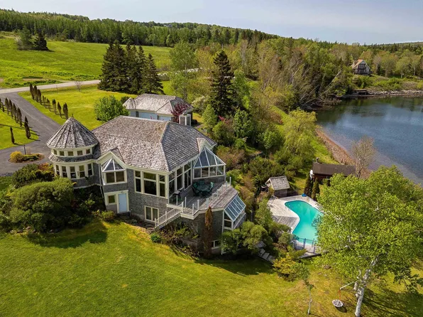 2641 W Bay Rd, Dundee, NS B0E 3K0