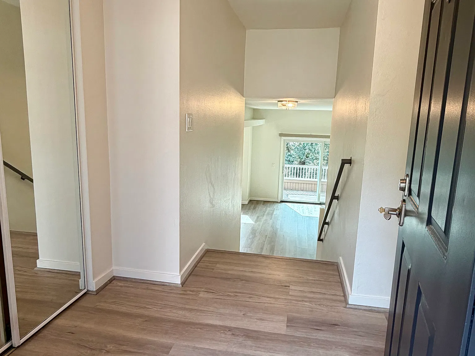 3 bed, 1700 sqft, $4,100 — Photo 2