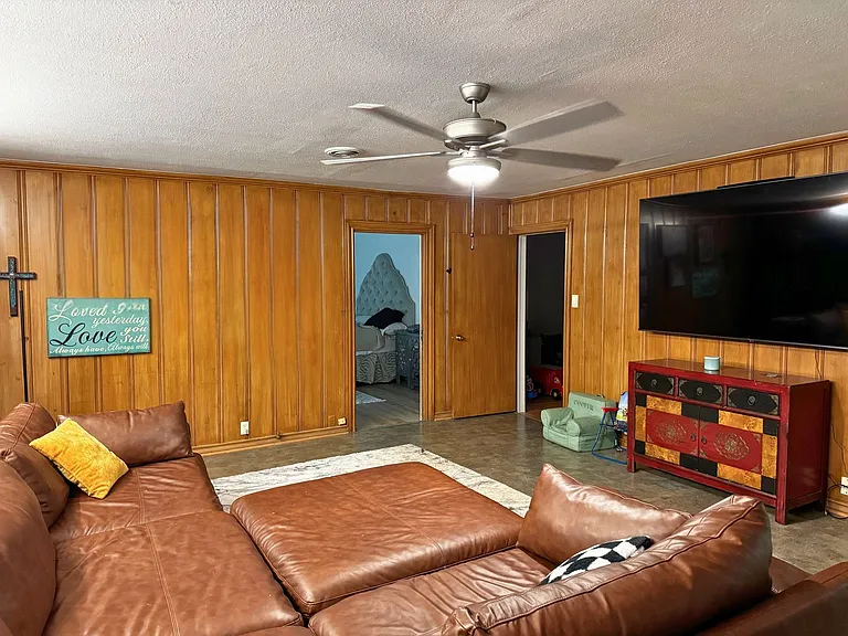 2412 Dartmouth St — Photo 42