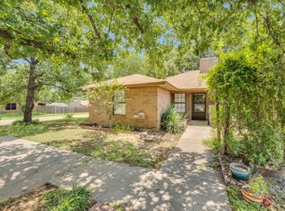 728 Woodland Ct, Kennedale, TX 76060