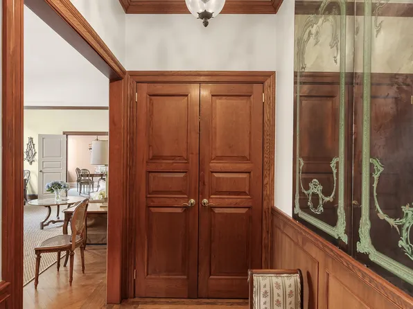 31 East 72nd Street image 5 of 12