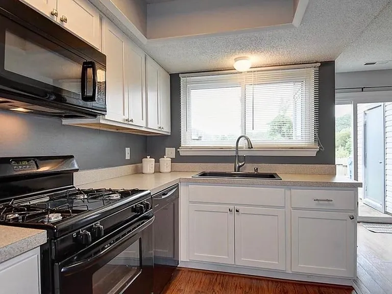 766 Quesnel Dr — Photo 11