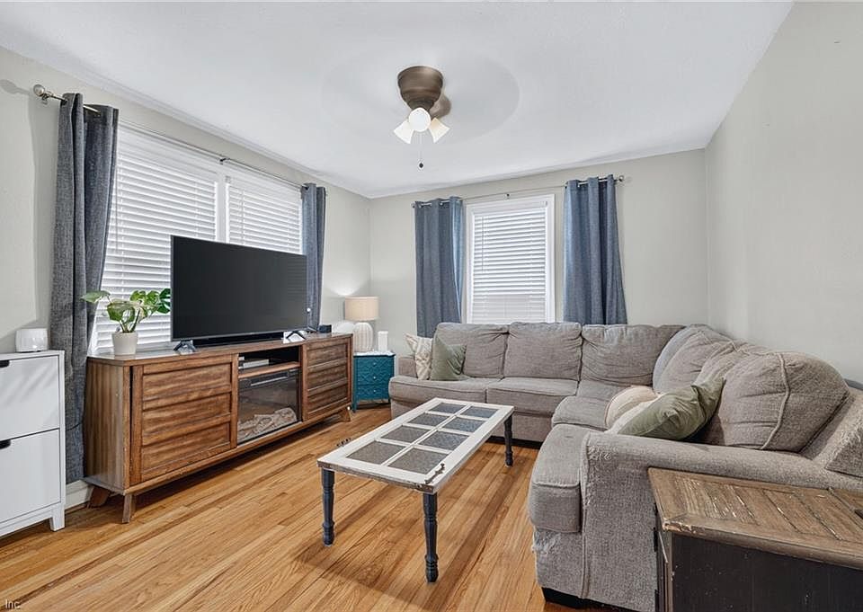 1st image of 416 E Ocean Ave