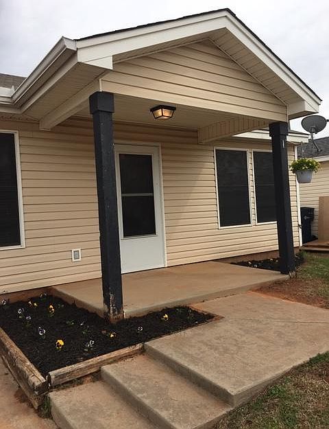 1st image of 912 Edinburg Dr