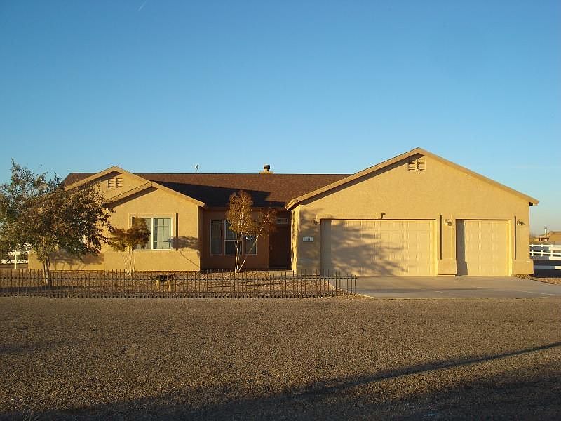 1st image of 10840 W Landmark Ln