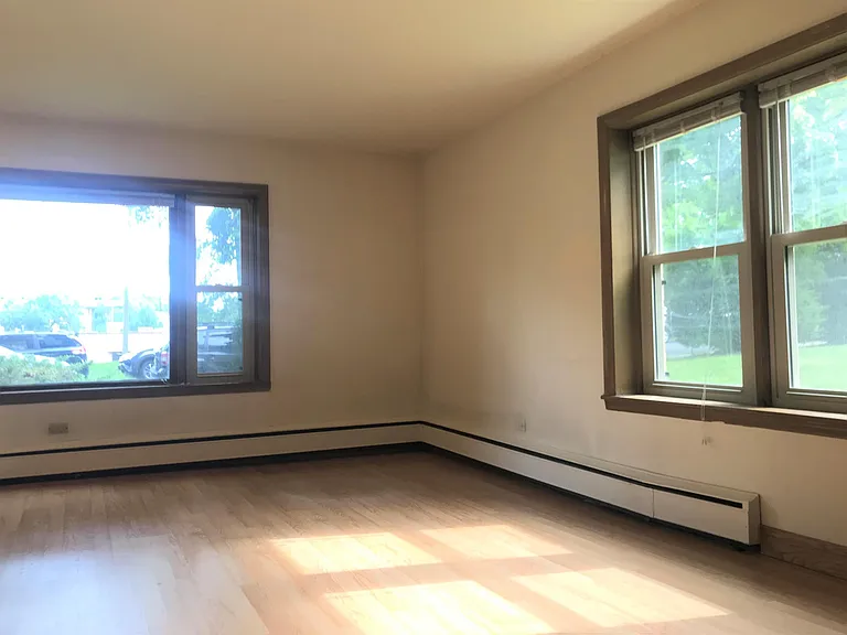 3311 Harvey St — Photo 4