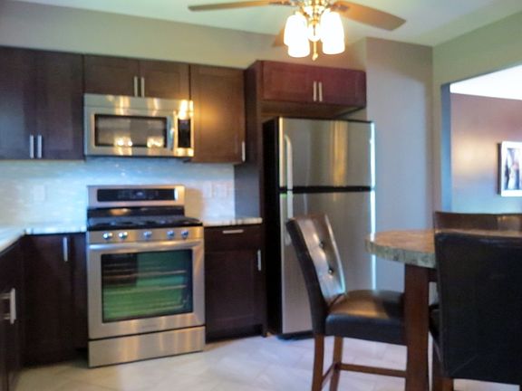 4th image of 15 Nell Ct