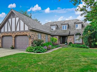 11 Bristol Ct, Burr Ridge, IL 60527