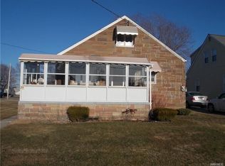 75 Glidden St, Cheektowaga, NY 14206