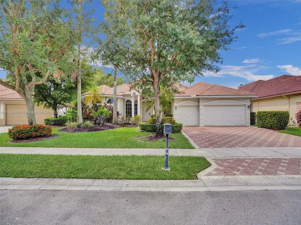 15654 SW 15th St, Pembroke Pines, FL 33027