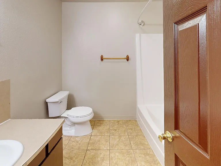 240 W Furnish Ave #12 — Photo 6