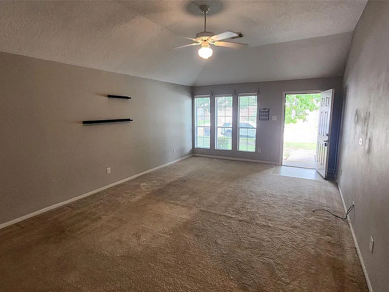 12214 Carriage Oak Cir — Photo 6