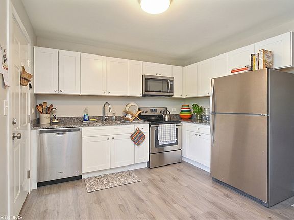 3rd image of 2114 N Elmwood Ave #C4