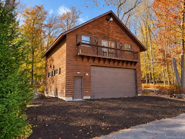 18 E Adirondack Trail, Smallwood, NY 12720