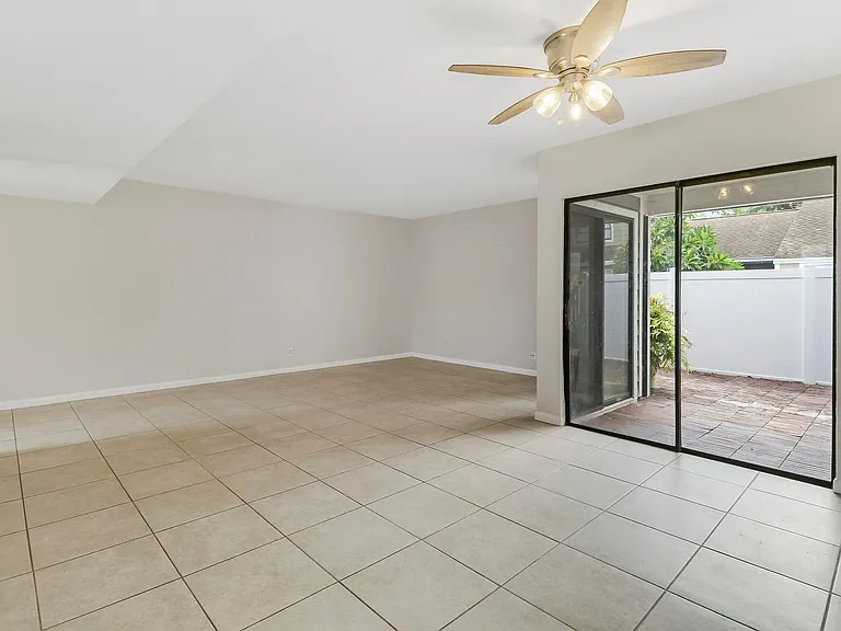 202 Lakewood Dr — Photo 23
