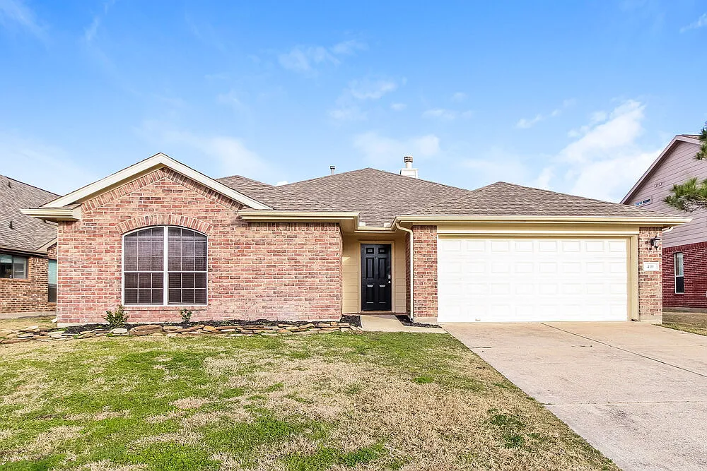 4 bed, 2.0 bath, 2173 sqft, $3,230 — Photo 1