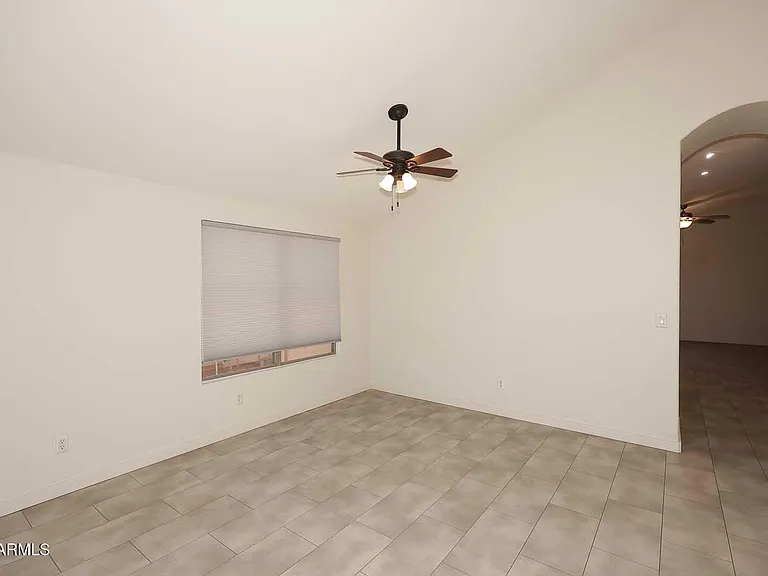 4517 E Melinda Ln — Photo 6