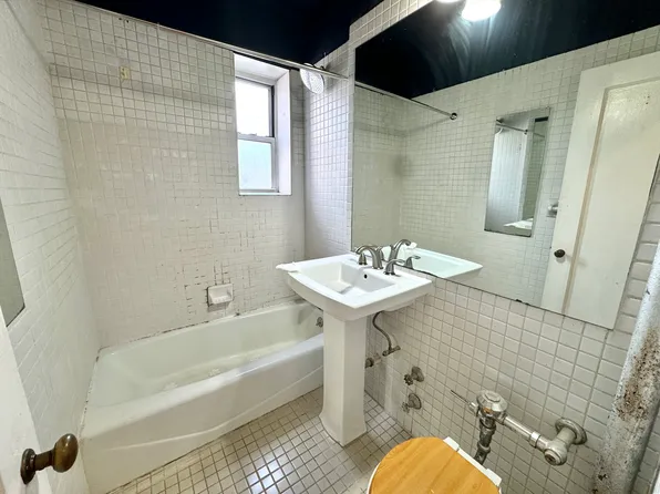 30-45 Hobart Street image 13 of 16