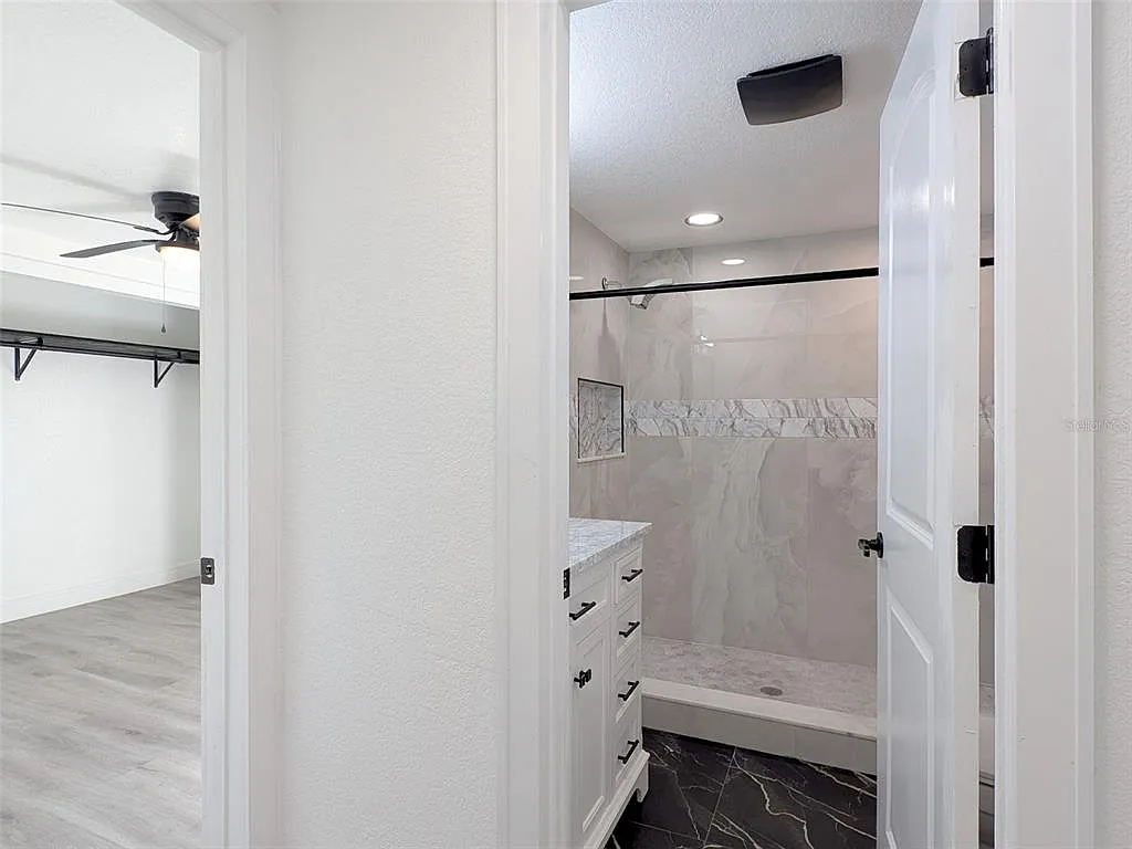 3 bed, 2.0 bath, 1344 sqft, $2,250 — Photo 4