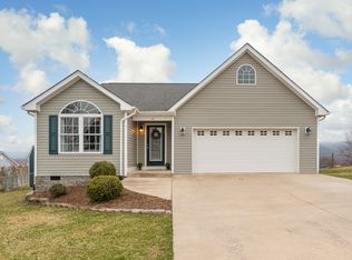 18 Upland Ct, Stuarts Draft, VA 24477