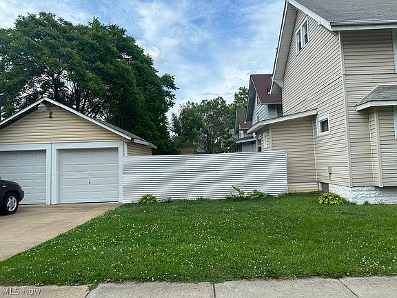 3rd image of 304 Cleveland St