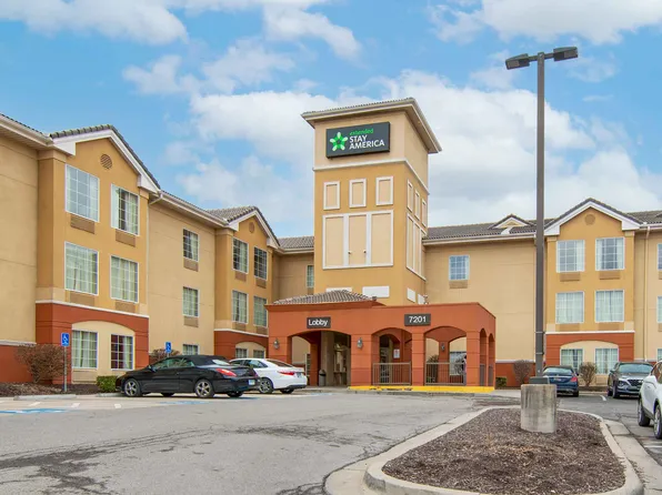 Kansas City - Overland Park - Metcalf Ave, 7201 W 106th St, Overland Park, KS 66212