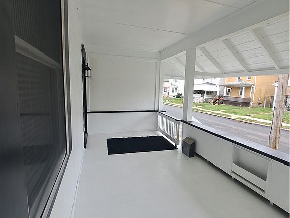 4th image of 439 Longfellow St
