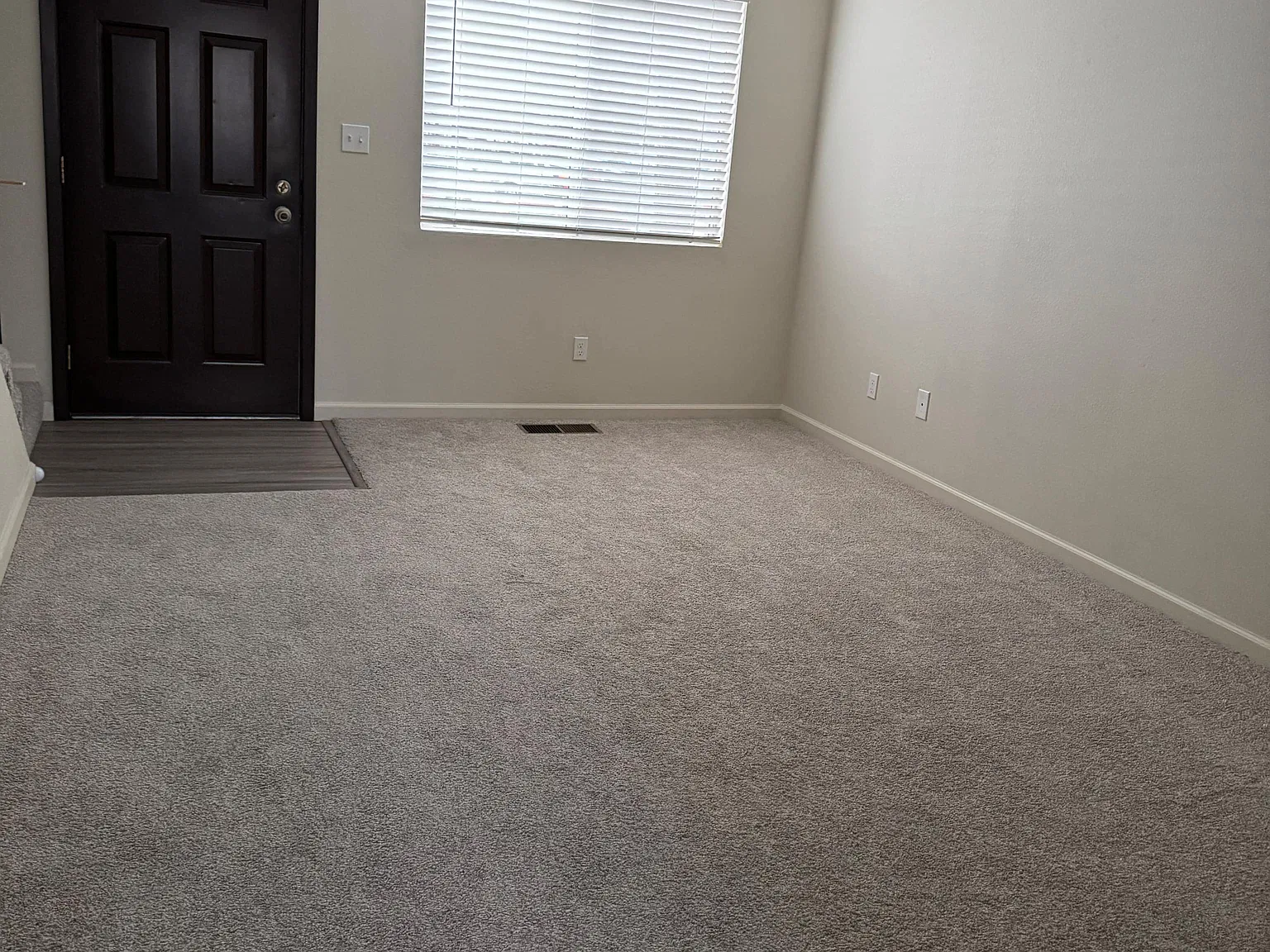 2 bed, 2.5 bath, 1472 sqft, $1,700 — Photo 1