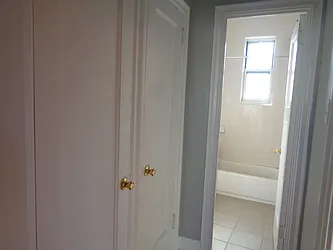 Rented by Zikos Realty Services