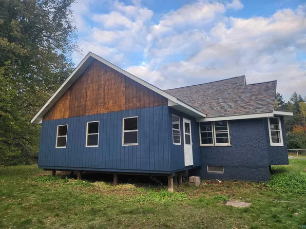 7786 S Town Hall Rd, Hawthorne, WI 54842